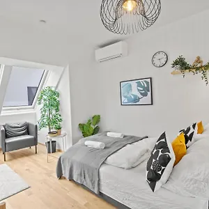  Apartment Near Klinik Floridsdorf - 3 Min To Supermarket And Pharmacy - On-site Parking For 19,90 Eur